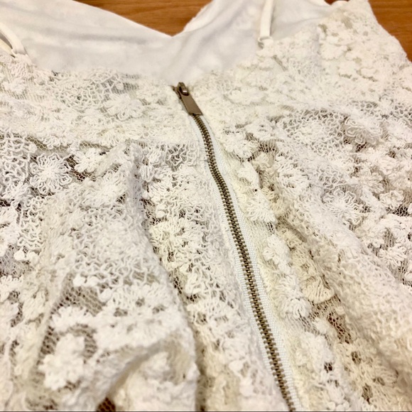 Guess Lace Peplum Crop Top - Picture 2 of 2